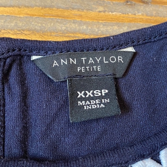 Ann Taylor sleeveless crochet top - Picture 2 of 3